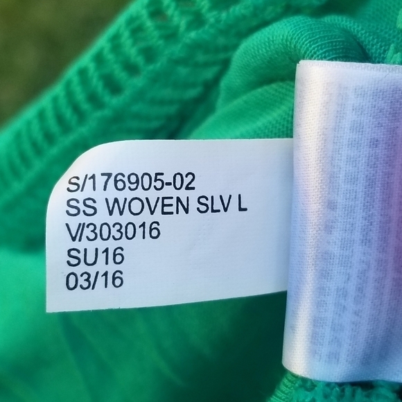 Banana Republic green woven sleeve eyelet overlay short sleeve top small - Picture 4 of 6